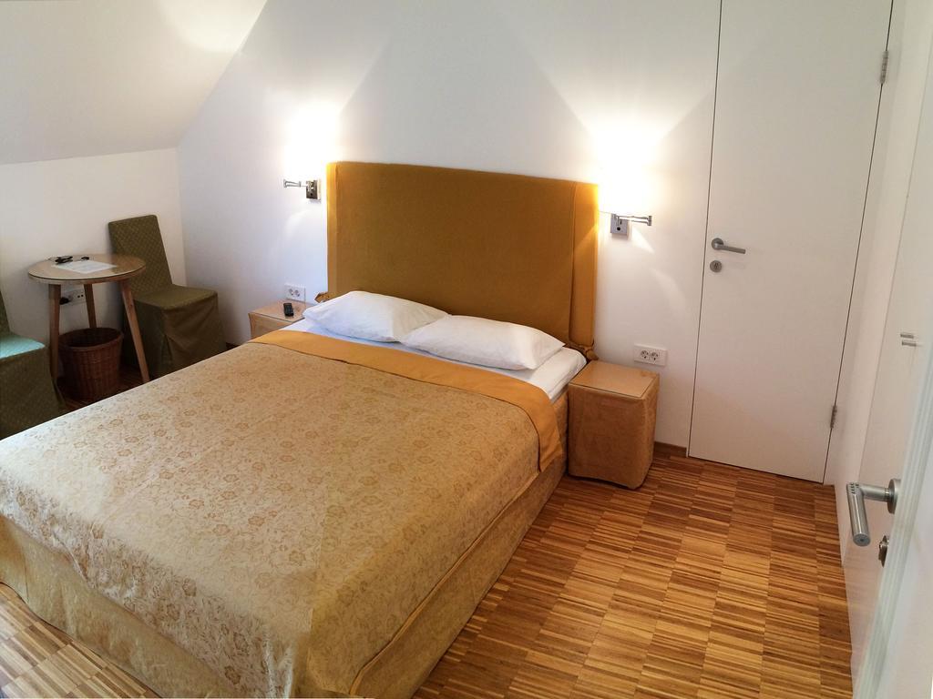 B&B Petra Varl Accommodation Ljubljana Dış mekan fotoğraf